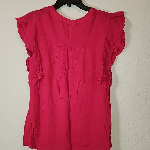 Doe & Rae Pink Sleeveless Ruffled Blouse NWOT - Picture 3 of 3
